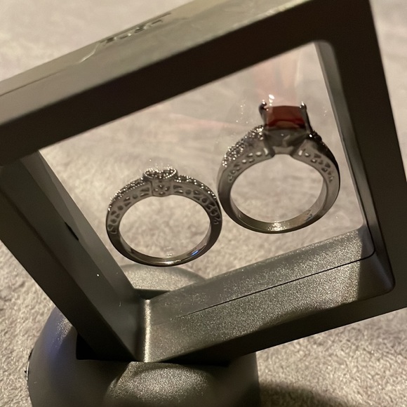 Black Cubic Zirconia Sz 8 Beautiful 2 pc Ring! - Picture 7 of 14